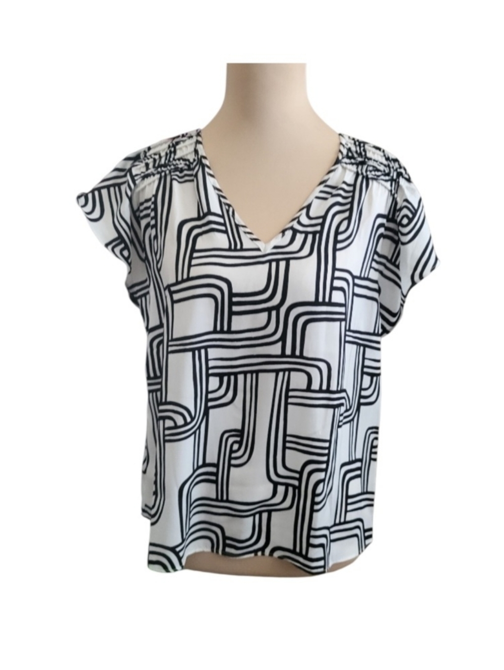 NWT Women's Nine West White/Black Short Sleeve V-Neck Blouse - XS - Picture 3 of 10